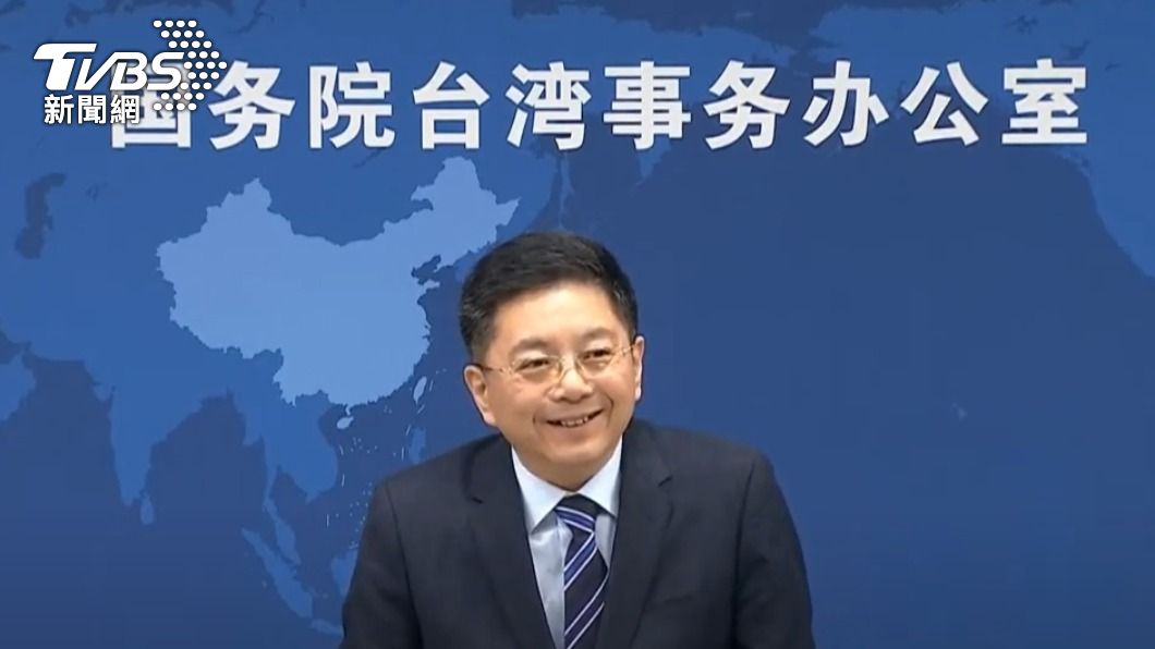 馬曉光三度被問到王力宏事件,最後尷尬笑說要記者別問了。(圖/TVBS)