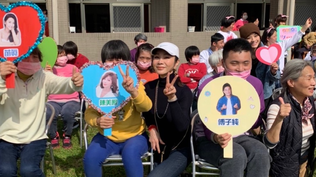 人美心更美!陳美鳳揪演員南下送愛心 掏腰包助孩童過年
