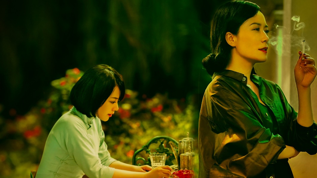「女王」俞飛鴻（右）調教清純女學生馬思純。（圖／甲上提供）