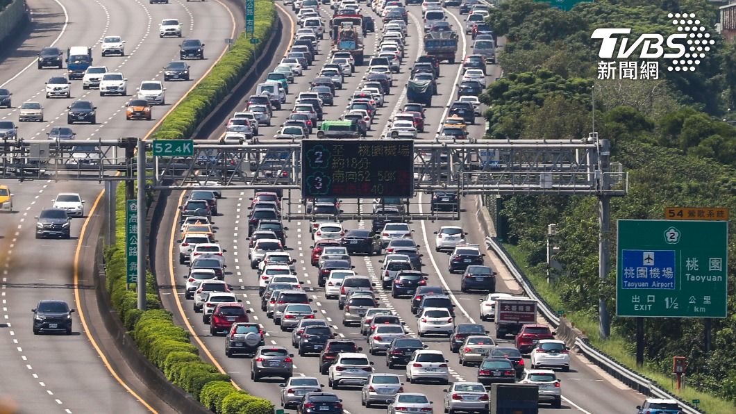 連假國道湧車潮!明早這處塞到天黑 好走時間出爐
