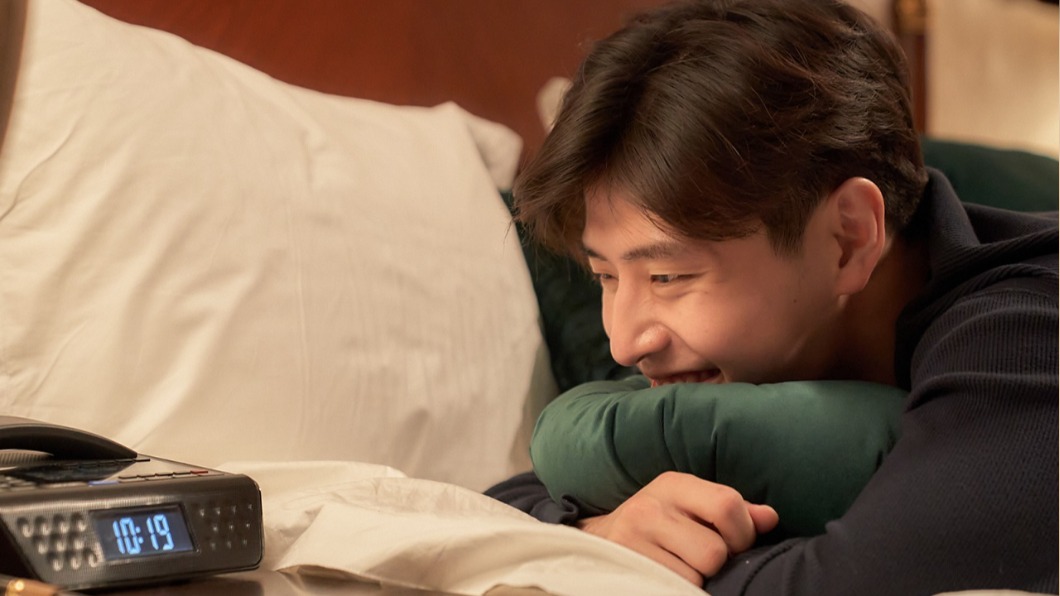 姜河那「男男激吻」硬來! 男星羞曝:那是我的第一次