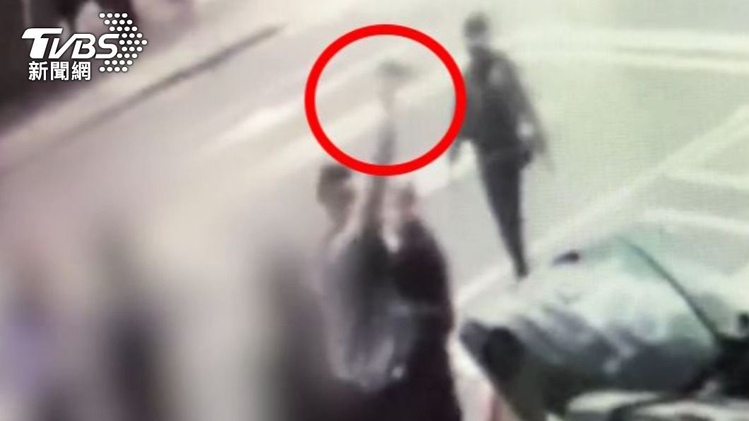擦肩而過不開心!酒客爆口角互毆 警勸阻竟遭噴辣椒水