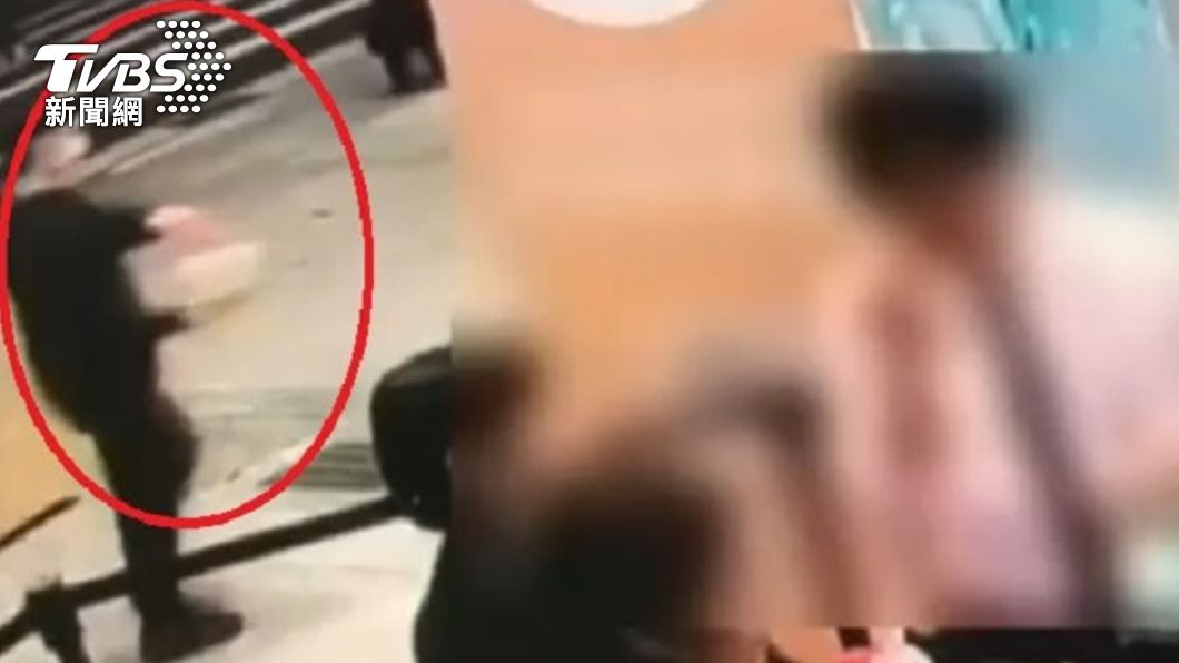 警方調查發現,男子鎖定女子行蹤,拿著水桶在附近埋伏攻擊。(圖/TVBS資料畫面)