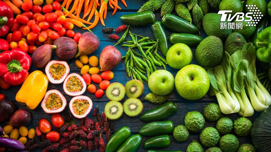 進行斷食法記得要攝取足夠的蔬果量,可以幫助代謝。(示意圖/shutterstock達志影像)