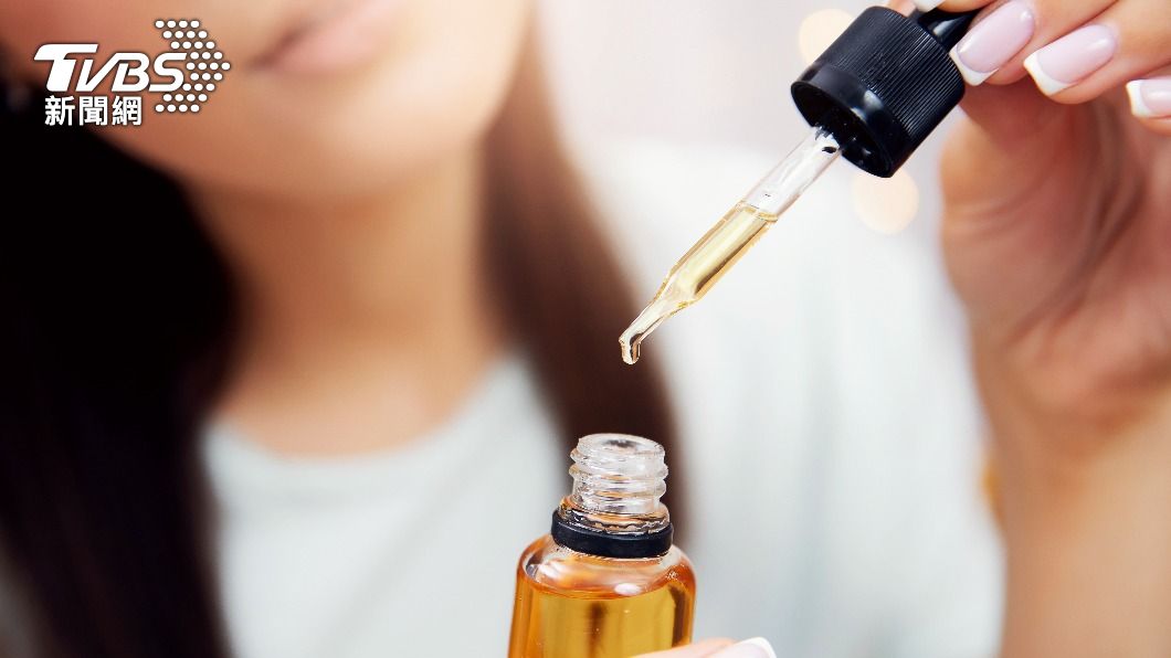 濃度過高的精油可能會對肌膚造成過敏或灼傷。(示意圖/shutterstock達志影像)