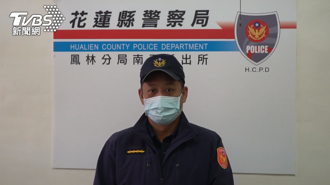 鳳林警分局南平派出所副所長呂曉峯說明案情。(圖/TVBS)