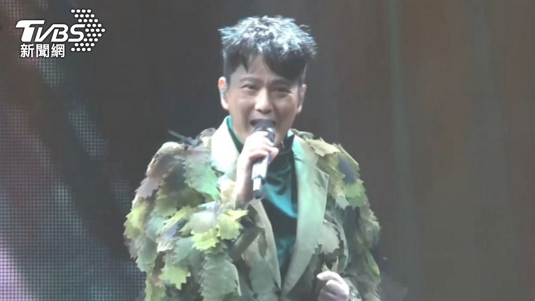 張信哲遭大陸網友檢舉為境外賭博網站代言。（圖／TVBS）