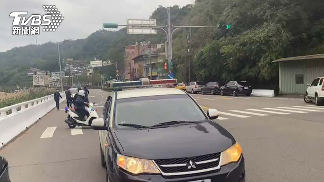 疑行車糾紛!基隆飛車追逐 嫌犯亮開山刀、瓦斯槍威嚇