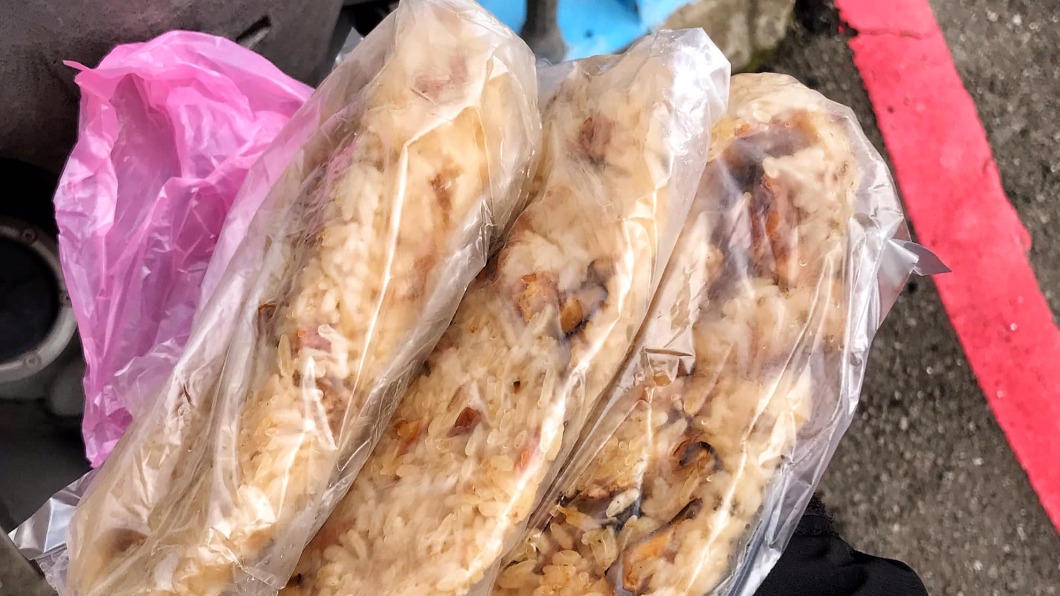 油飯1包30!男見「3包賣1百」嗨翻 回神驚:被坑了