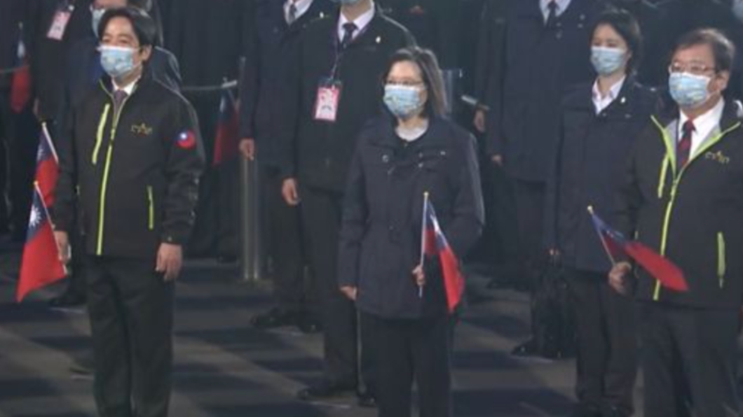 元旦升旗!蔡英文、賴清德現身 陳時中領唱國歌