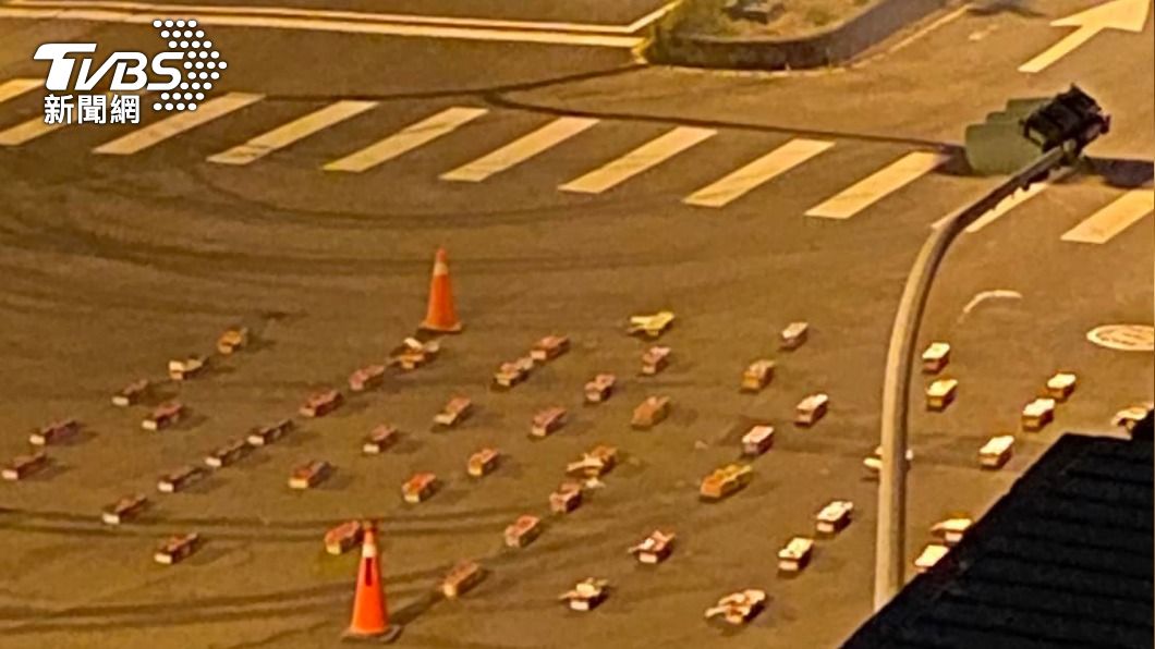 台中雞排店封路嗨放煙火！超狂擺陣曝警依法開罰