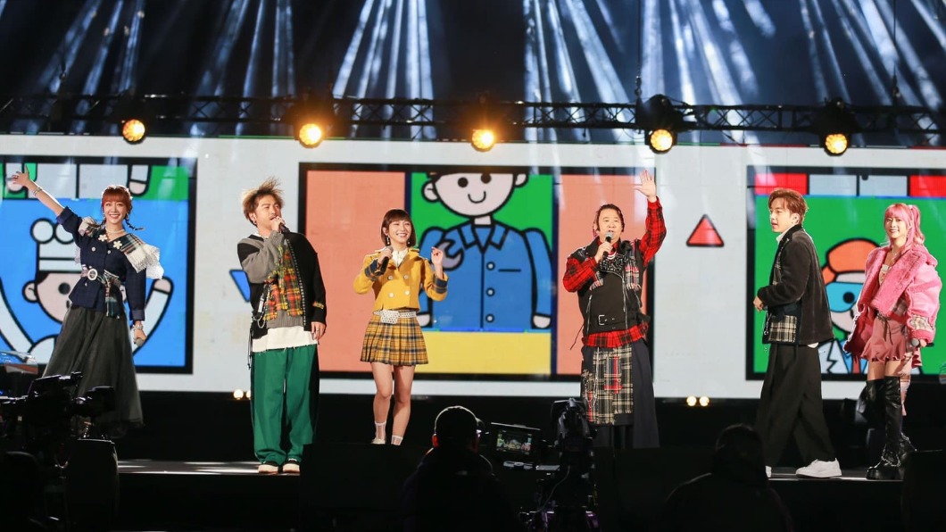 工作人員大爆木曜4成員對腳本不熟，求救Lulu。（圖／翻攝自木曜4臉書）