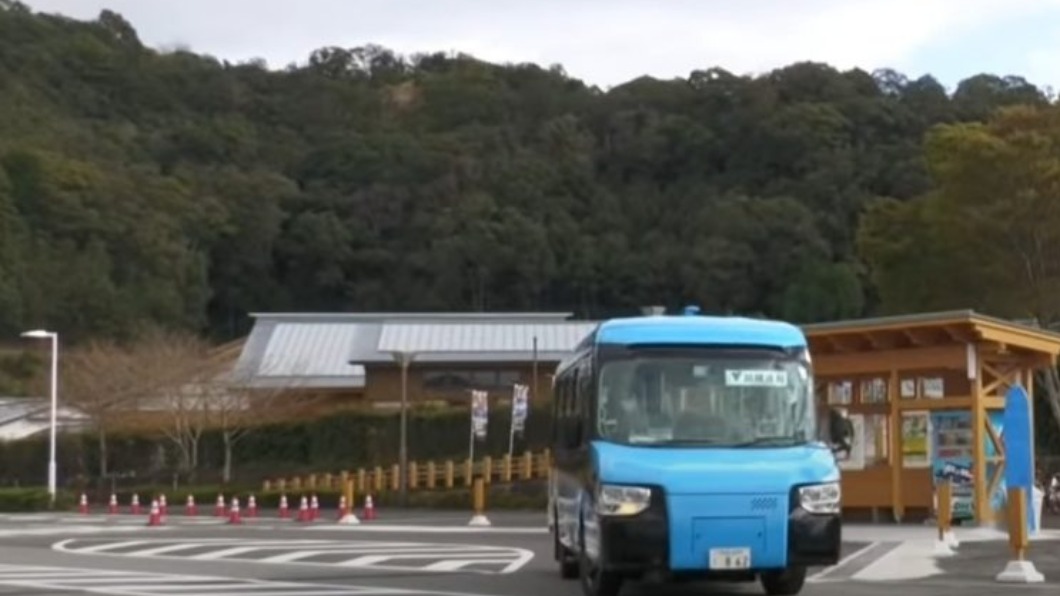 透過鐵路與一般道路的轉換,將可以讓乘客省去上下車的麻煩。(圖/Asa Coast Railway)