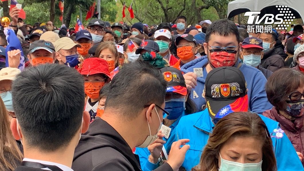 韓國瑜支持者擠爆大安森林公園。(圖/TVBS)