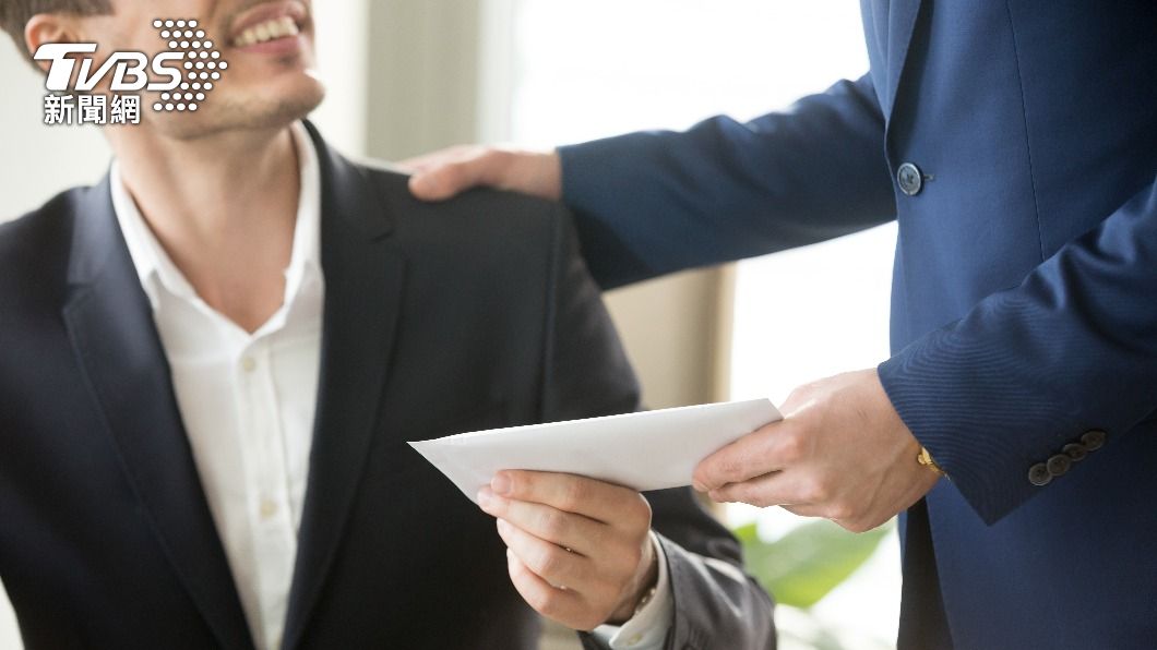 全勤員工都可以拿到獎金。（示意圖／shutterstock達志影像）