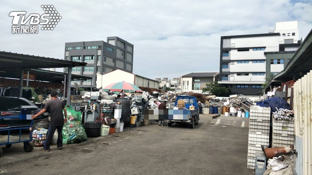 賊赴回收場狂搬400公斤銅鐵 偷到扭傷腳仍不忘變現