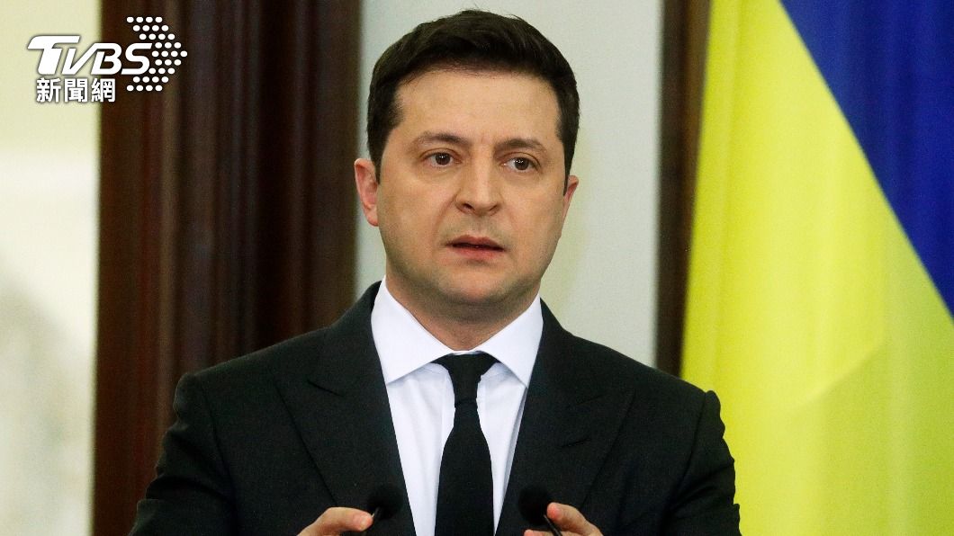 拜登告訴烏克蘭總統澤倫斯基(Volodymyr Zelenskiy),如果俄羅斯入侵烏,美方會有果斷回應。(圖/達志影像美聯社)
