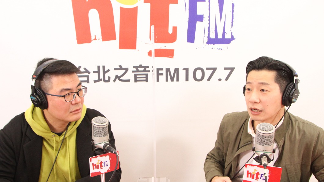 無黨籍立委林昶佐今天上午接受媒體人黃揚明專訪。(圖/Hit Fm《嗆新聞》提供)