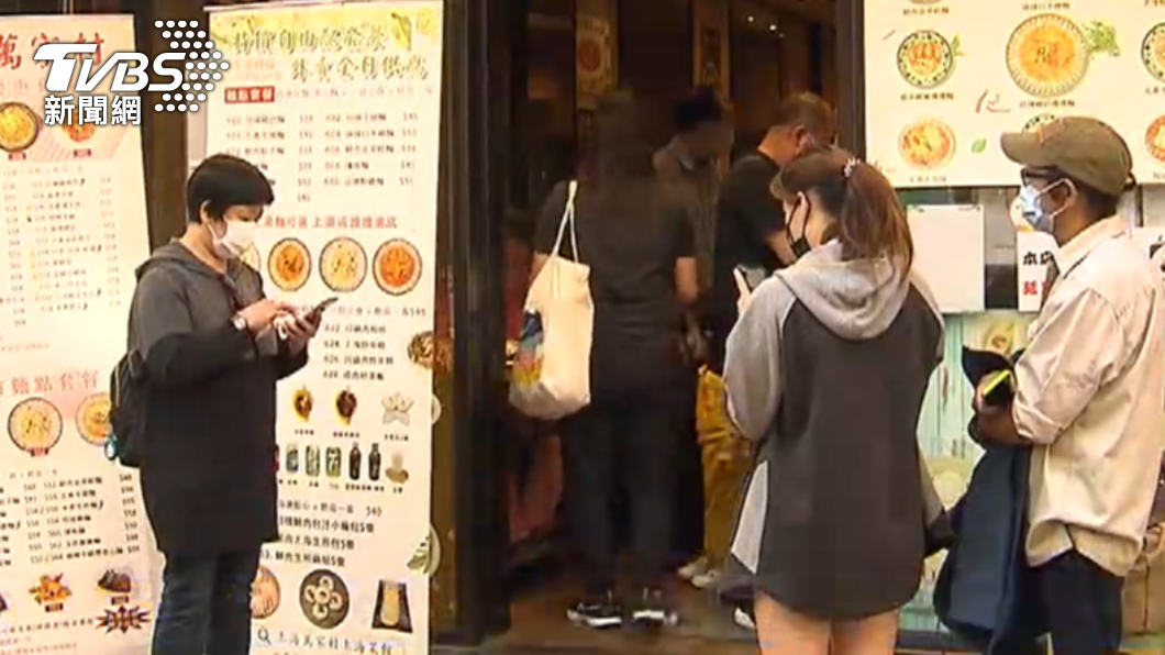 香港食物及衛生局長陳肇始2日表示,預計會在農曆年前將「疫苗氣泡」擴大到所有餐廳。(圖/TVB提供)