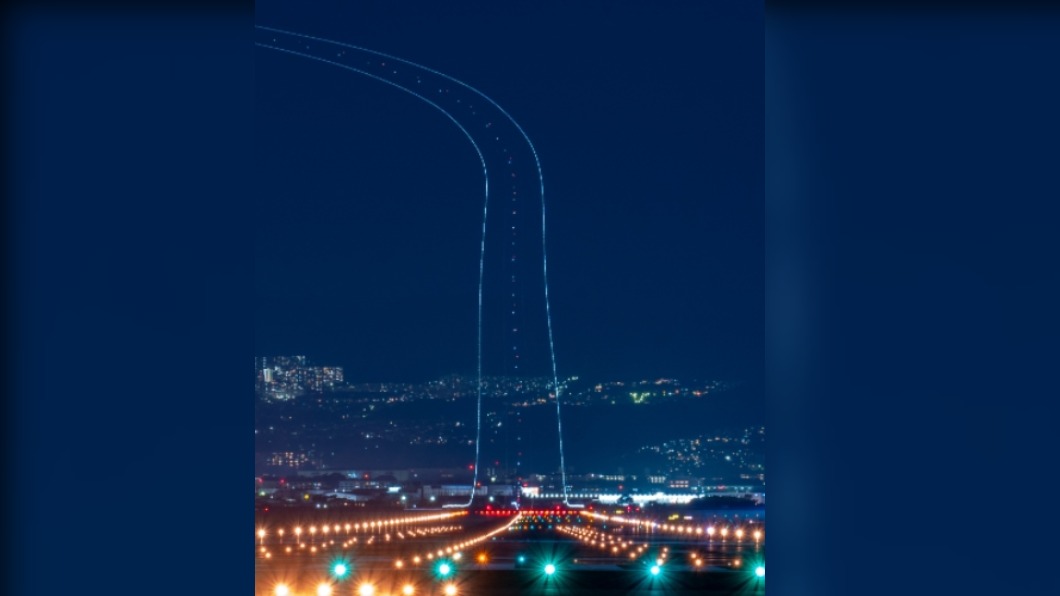 大阪機場現「天空之路」 12萬網友讚爆 彷彿銀河鐵道