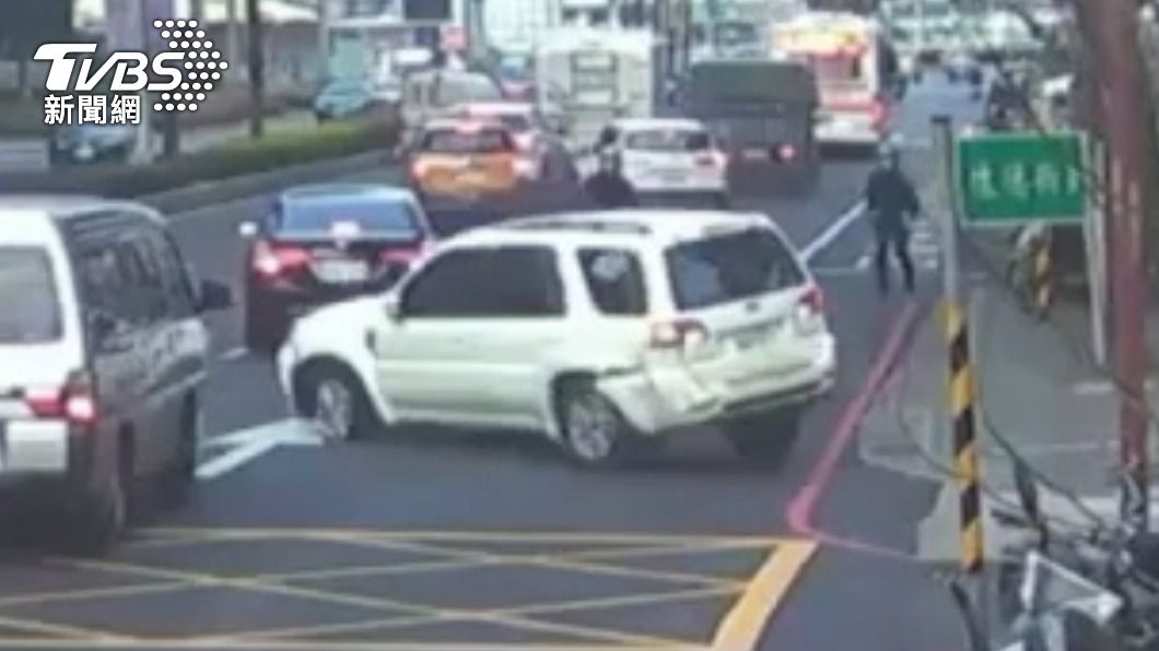 杜男駕車逃逸。(圖/TVBS)