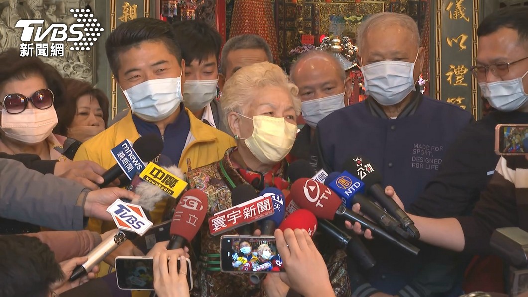 台中補選曾「巧遇」站台 顏寬恒發文緬懷柯爸:十分不捨