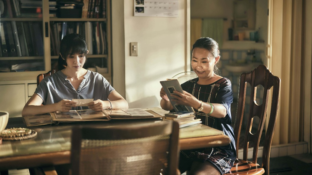 2.楊采妮(左)與呂雪鳳在《嗨!神獸》中飾演婆媳。(圖/甲上提供)