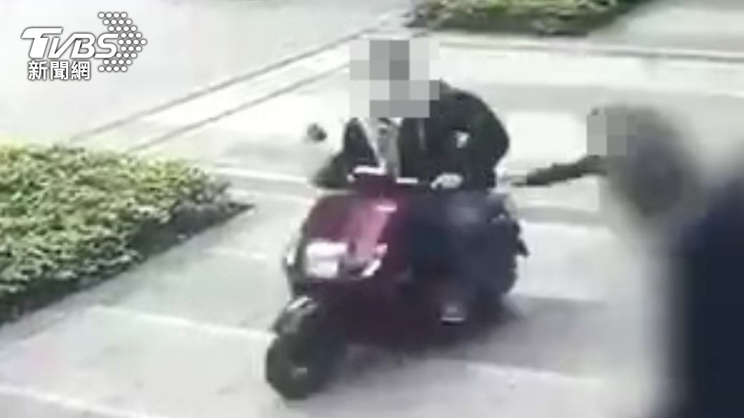 假面交真行搶！男奪i13Pro　騎車拖行女賣家害斷牙