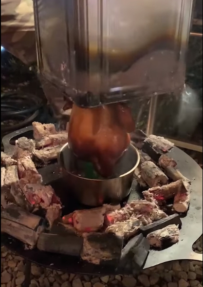 原PO分享烤雞的作法。(圖/翻攝自露營公社臉書)