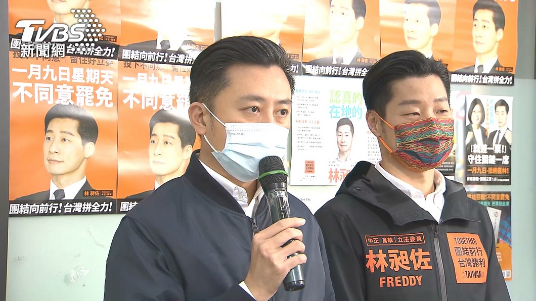 新竹市長林智堅(左)近期為合併升格議題與藍委林為洲槓上。(圖/TVBS資料畫面)
