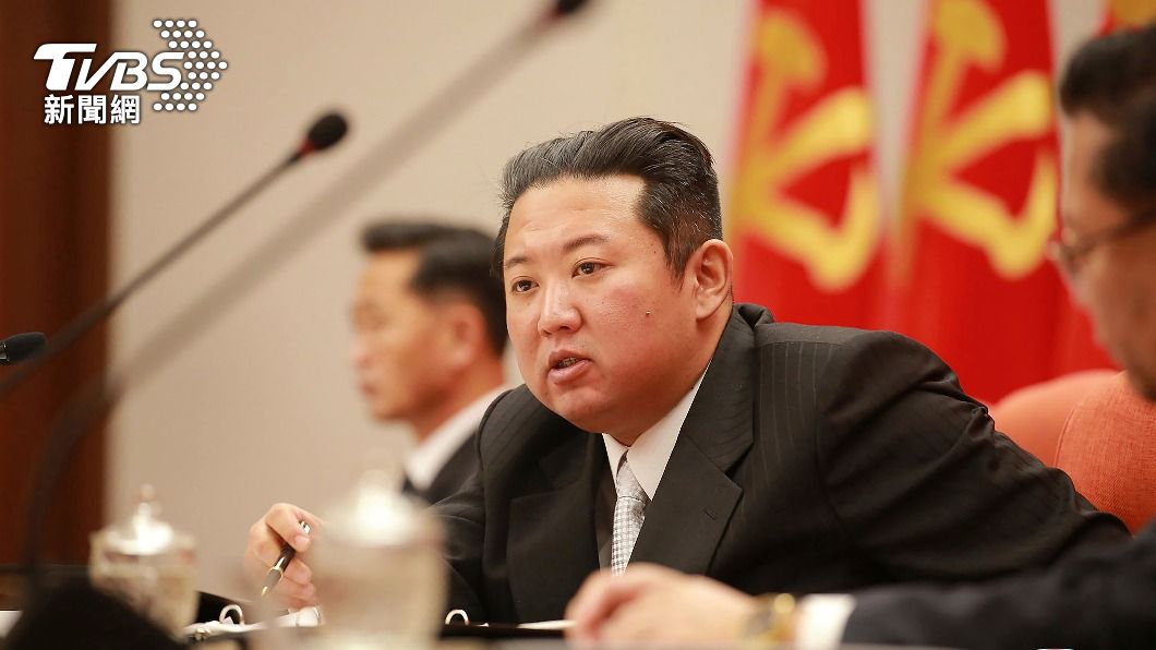 北韓領導人金正恩去年曾下令加強武力。（圖／達志影像美聯社）