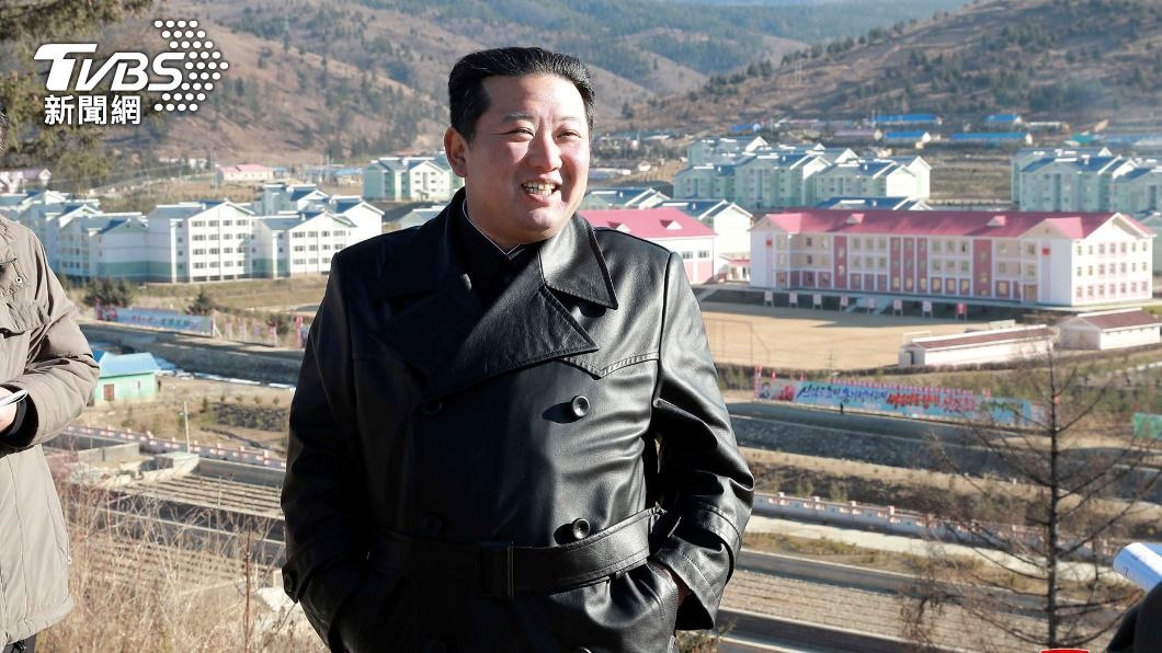 金正恩在去年遭塗鴉者罵「狗XX」。（圖／達志影像美聯社）