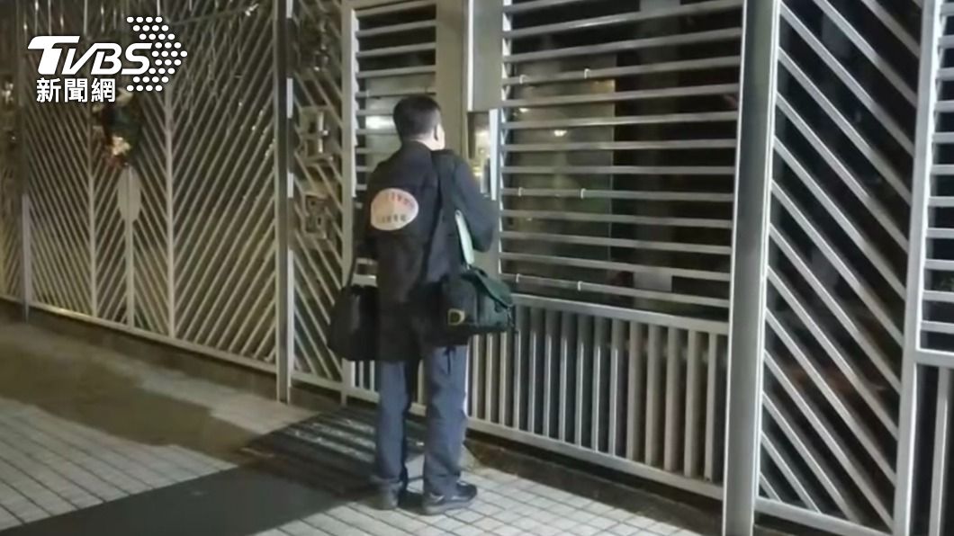 鑑識人員抵達案發現場。（圖／TVBS）