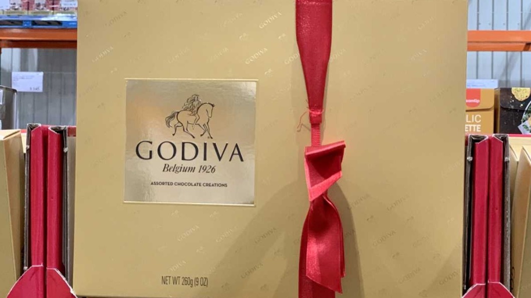 「GODIVA巧克力金裝禮盒」內含9種口味巧克力。(圖/翻攝自好事多論壇)