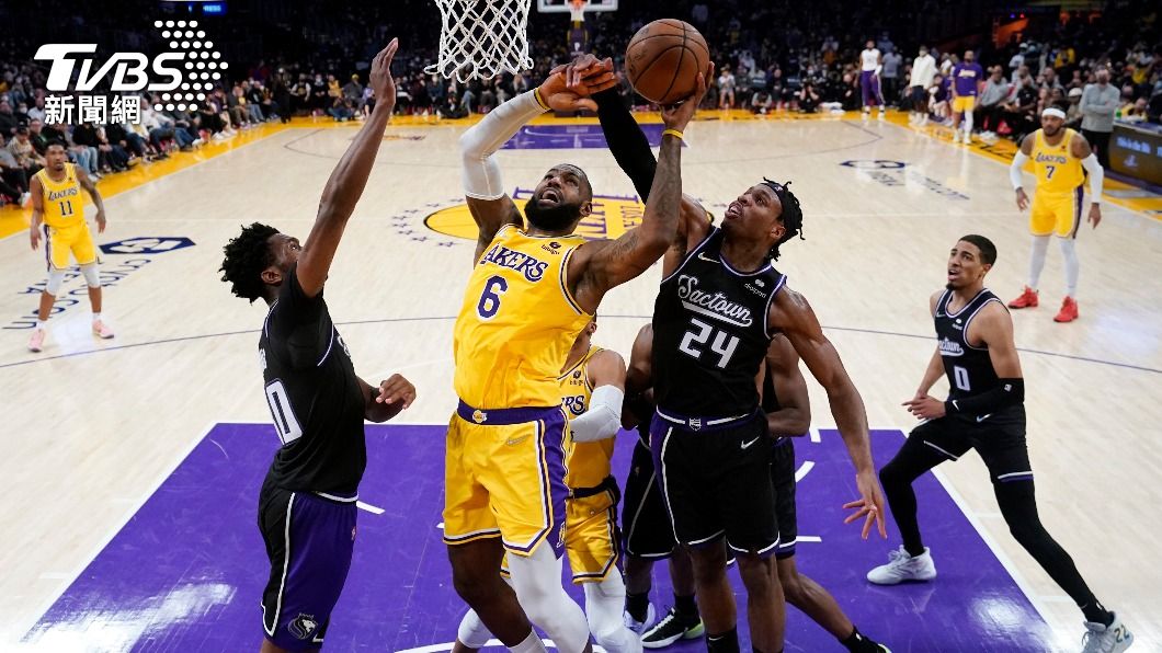 NBA湖人詹姆斯、蒙克聯手 反撲擊敗國王