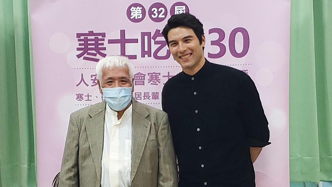 鳳小岳平時熱衷公益。（圖／人安基金會提供）