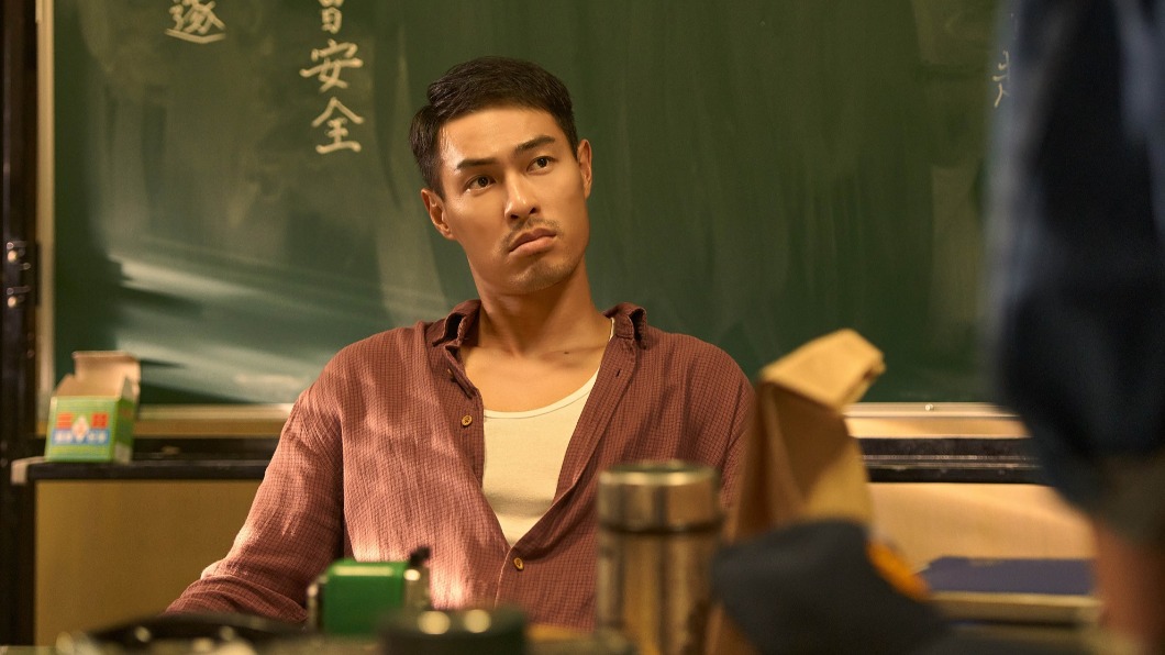 網友統計劇中抽菸次數最多的角色,是楊祐寧飾演的潘文成。(圖/翻攝自華燈初上臉書)