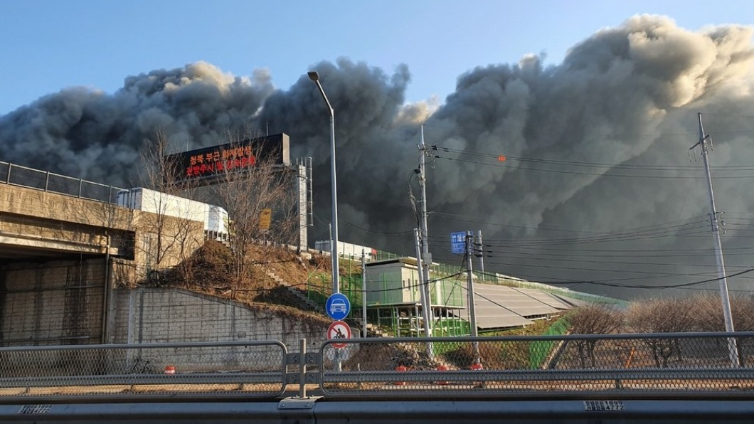 韓國冷凍倉庫工地傳火警　火勢2度復燃3消防員不幸殉職