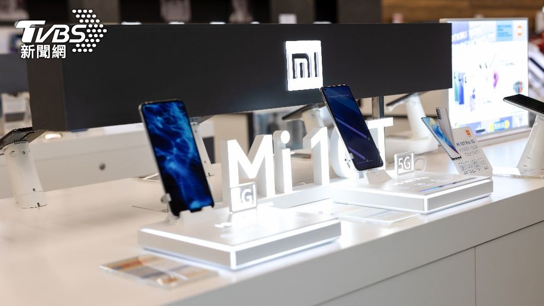 小米的Mi 10T 5G手機裡頭,發現部分內建軟體具有政治敏感詞彙檢查功能,恐怕有資安的疑慮。(示意圖/shutterstock達志影像)