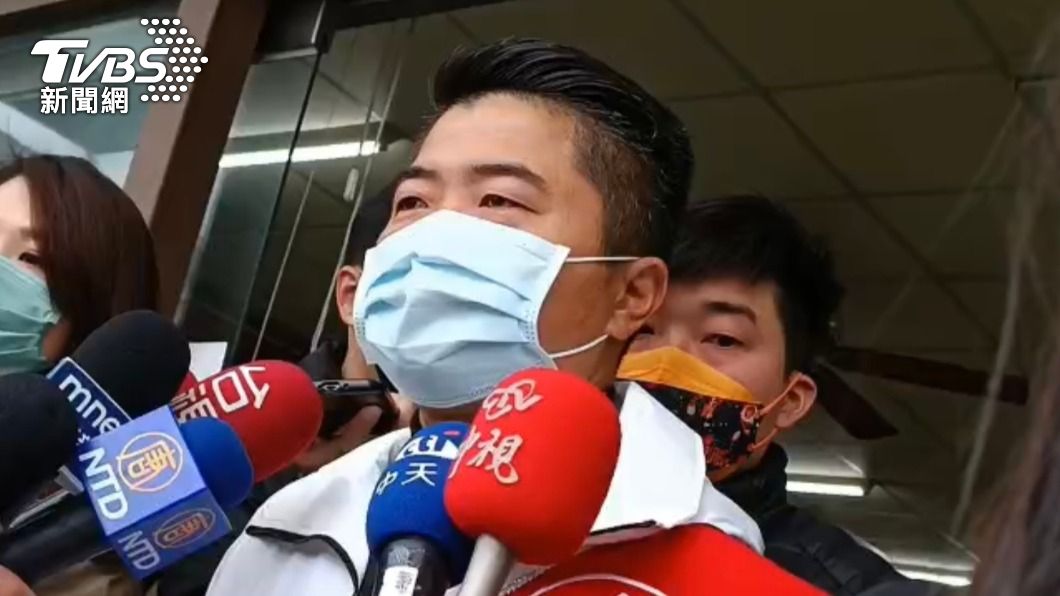 顏寬恒今日受訪回應父親顏清標住院一事。(圖/TVBS)