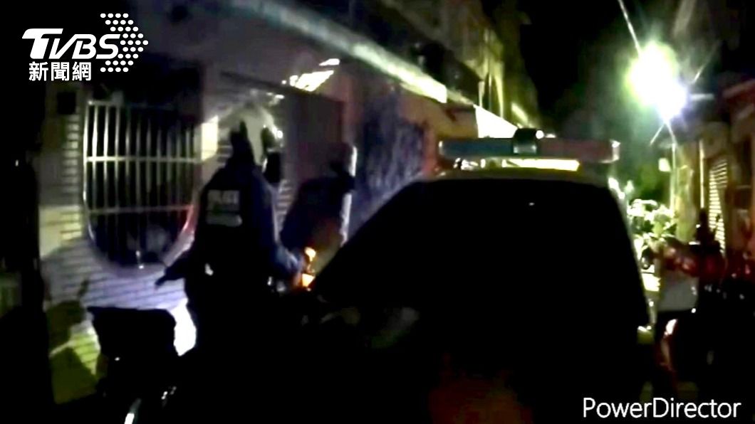 高男因錢包的錢不見,懷疑是女友偷的,兩人爆發口角糾紛,警方到場處理。(圖/警方提供)