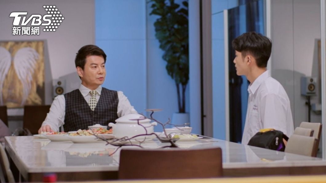 因為小時候的陰影，倪齊民堅持不在餐桌上說教。（圖／TVBS）