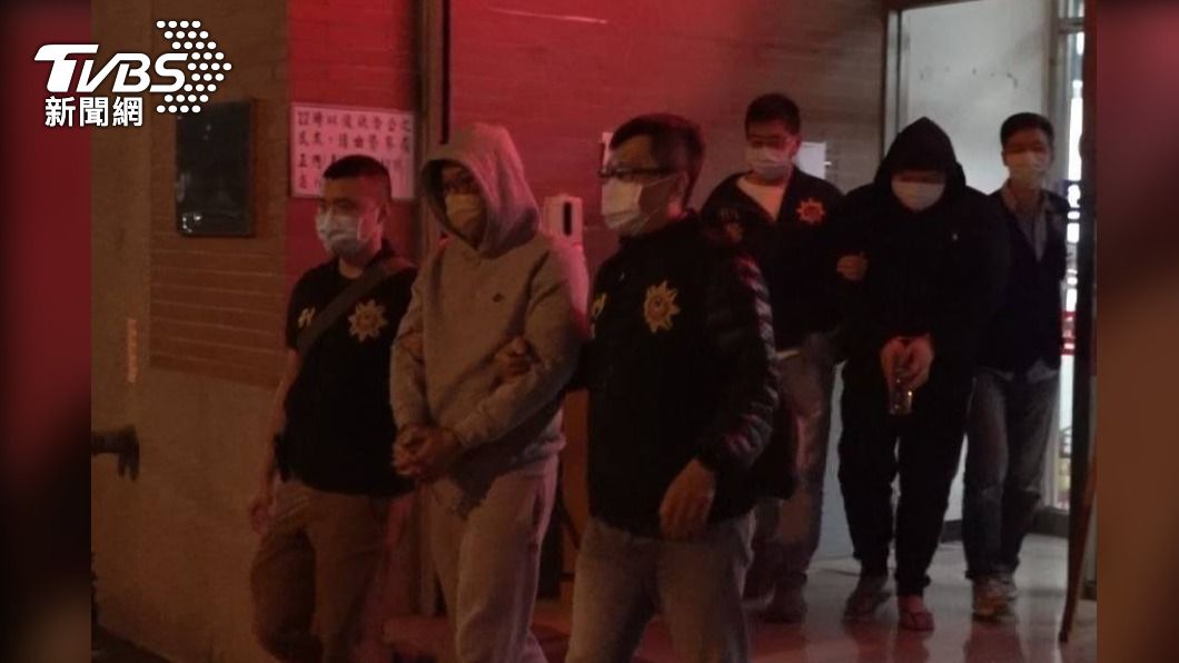 警方將陳嫌及另一名機手逮捕到案。(圖/TVBS)
