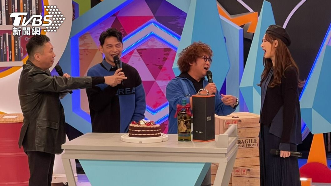 納豆與阿Ken故意逗安心亞,氣得她牙癢癢。(圖/TVBS)