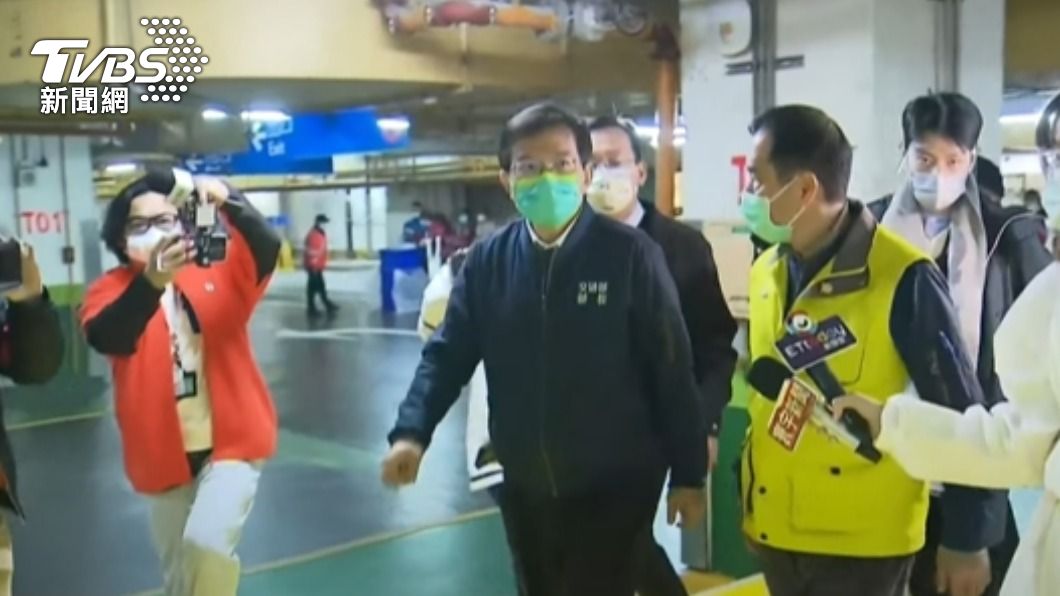 王國材視察桃機動線。（圖／TVBS）