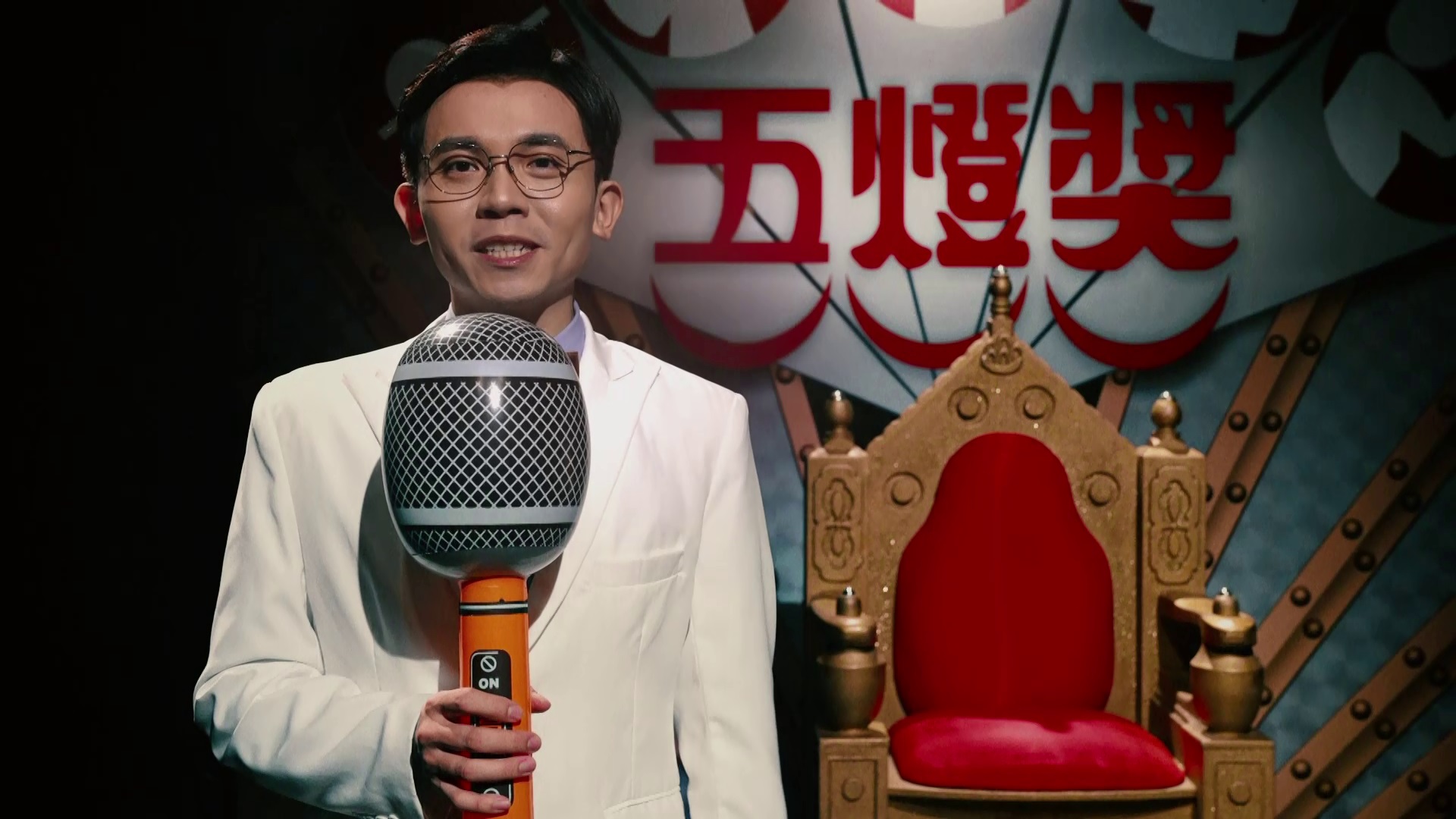 資深男星廖偉凡主持的《五燈獎》是歌唱選秀的始祖。(圖/台視提供)