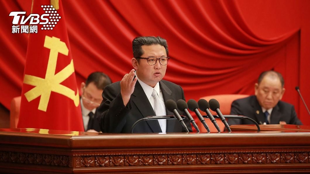 健康出狀況？金正恩後腦杓出現神秘膠帶　專家分析兩原因
