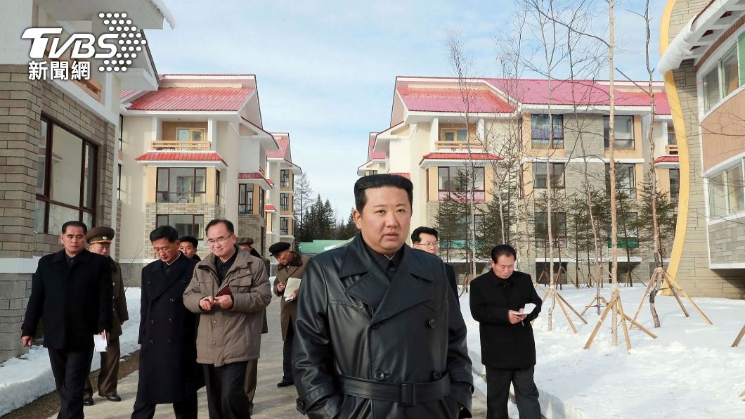 金正恩去年公開露面時,明顯瘦了一圈,顯現老態。(圖/達志影像美聯社)
