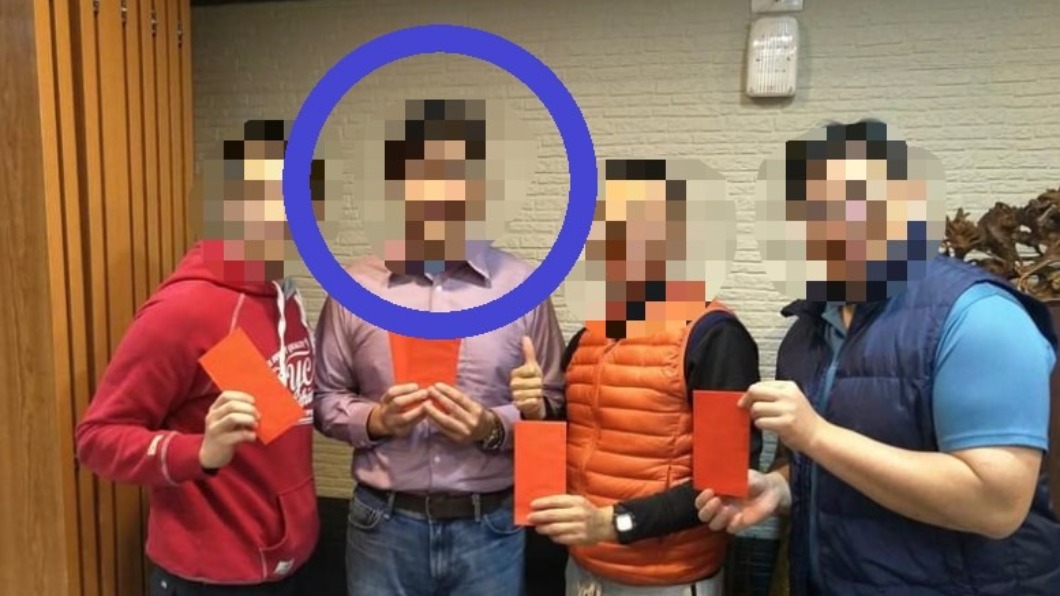 梁姓上校疑未主動回報,還提出退休申請報告。(圖/翻攝自當事人臉書)
