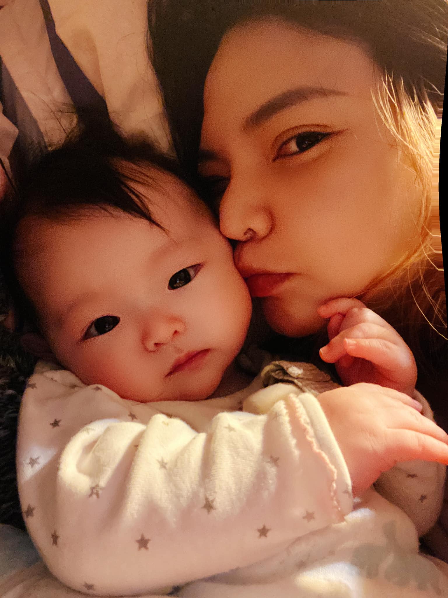 小甜甜婚後樂於曬娃、秀恩愛。(圖/翻攝自小甜甜 張可昀臉書)